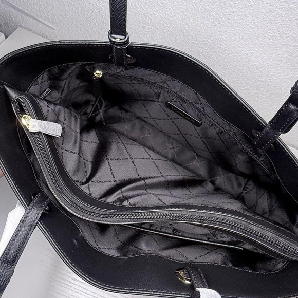Michael Kors Jet Set Large Black Saffiano Leather Tote Bag Gold Hardware NWT - Picture 5 of 5